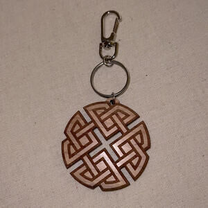 Celtic knot round etched, embossed wood keyring w silver ring and clasp  NWOT